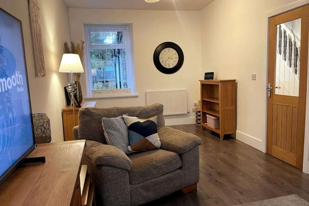 Modern, Spacious And Central Location อาเบอร์แดร์ ภายนอก รูปภาพ